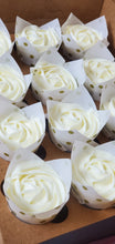 Load image into Gallery viewer, Cupcakes (Choose your flavor)
